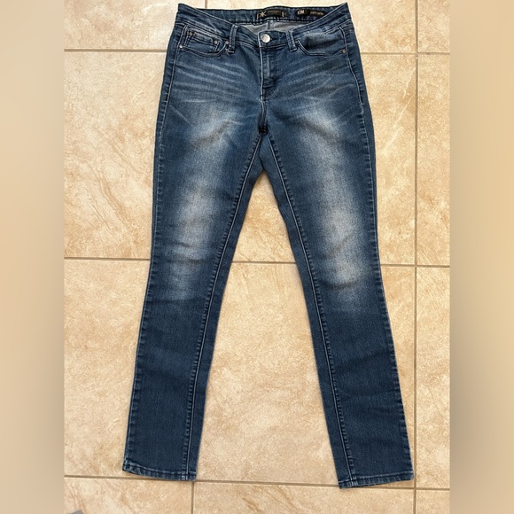 Kardashian Premium Denim Jeans Womens Size 6 Blue Skinny Curvy “Kim” - Picture 2 of 4